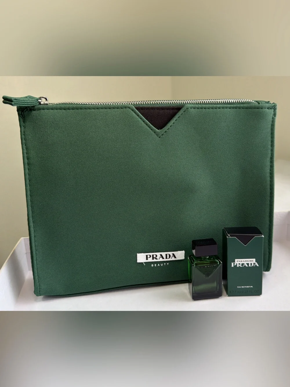 New,unused Prada beautyDark Green Cosmetic Pouch with Si Logo and mini perfumee3
